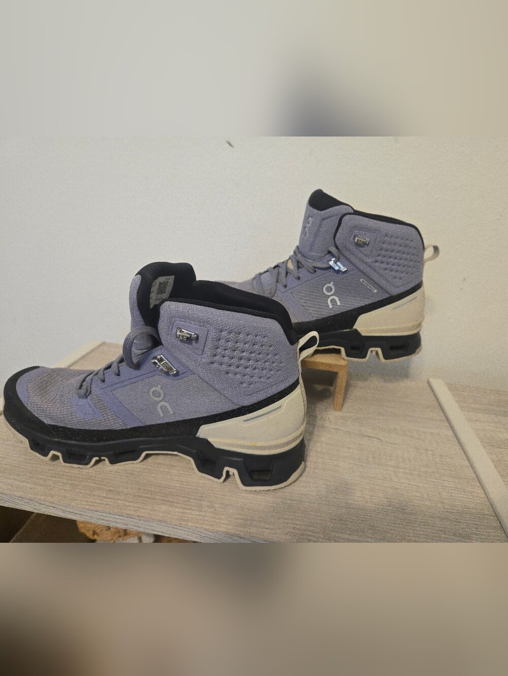 On Cloudrock 2 Waterproof Hiking Boots Womens 10 Shoes Outdoors - Picture 2 of 6
